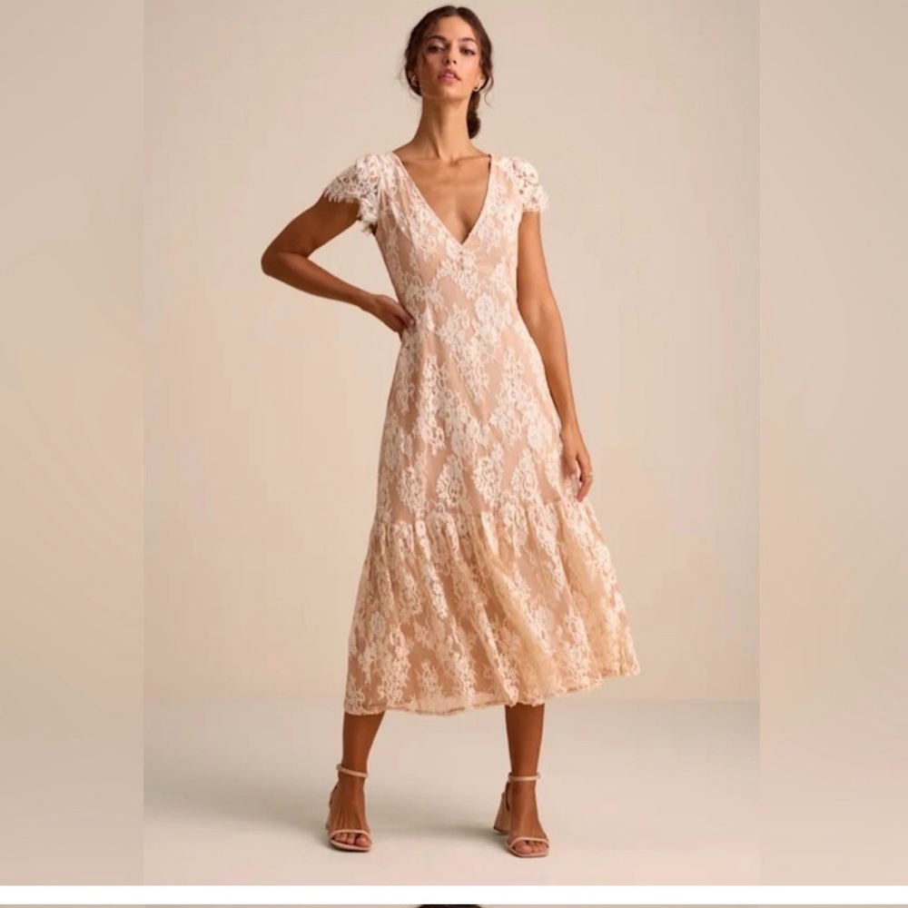 Lulus size medium - nude lace midi dress . New with tags